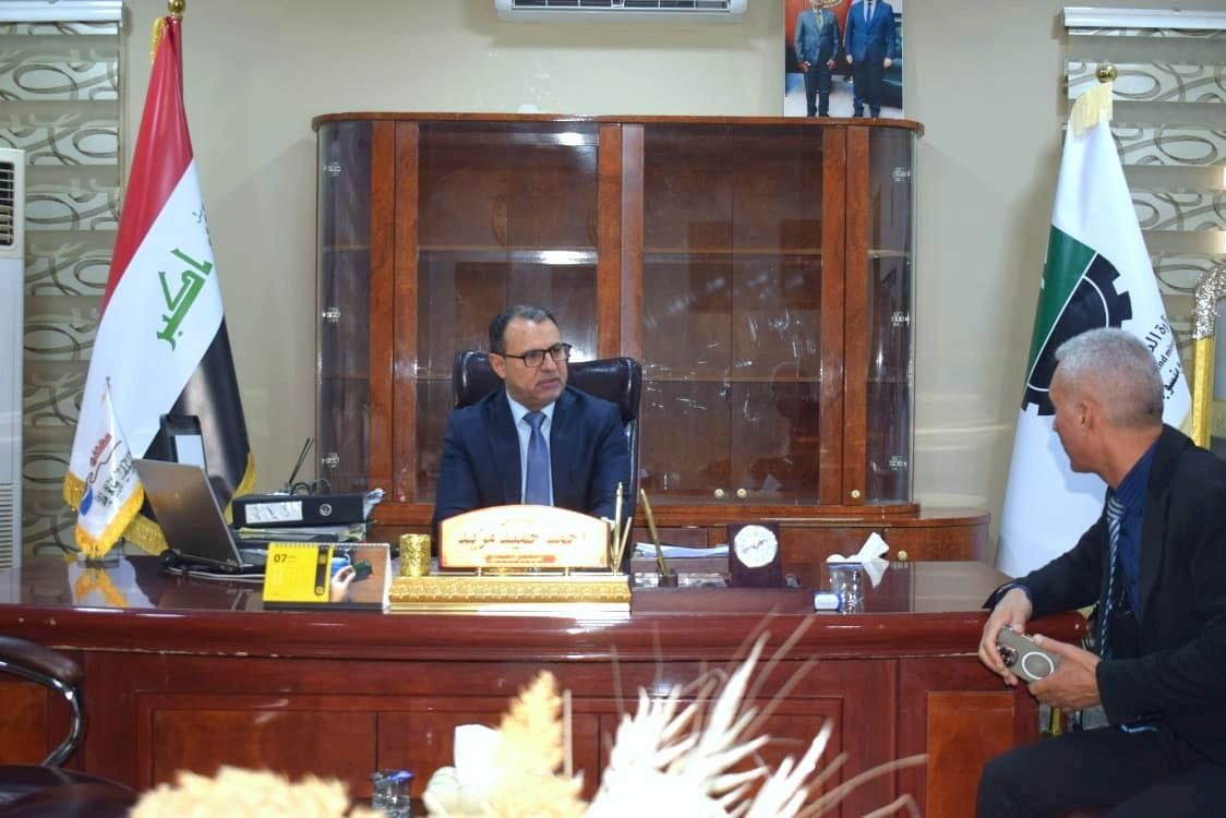 مدير عام النسيج والجلود يتفقد مصنع منسوجات ذي قار