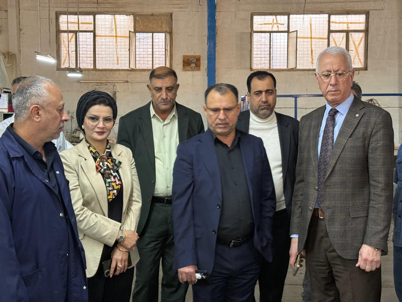 مدير عام النسيج والجلود يتفقد معمل السجاد العراقي