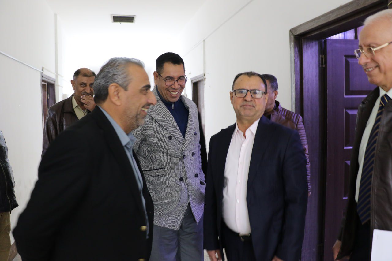 مدير عام النسيج والجلود يتفقد أقسام الشركة والمعرض النموذجي الرئيسي